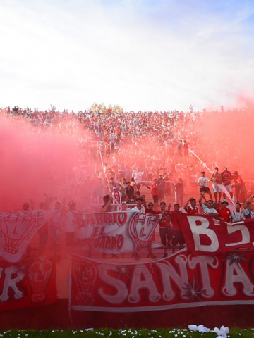 Huracan Las Heras Presento Una Camiseta Especial Por Los 80 Anos Del Club Mendoza Post