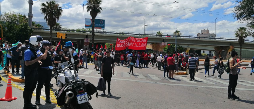 Reforma de la ley 7722: manifestantes cortaron los ingresos a la Ciudad