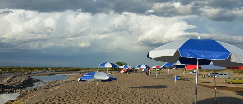 Mañana empieza una nueva temporada en la playita de San Carlos