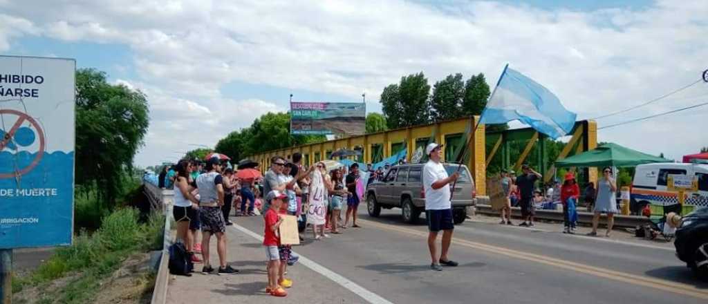 Antimineros se movilizaron desde varios departamentos a Casa de Gobierno