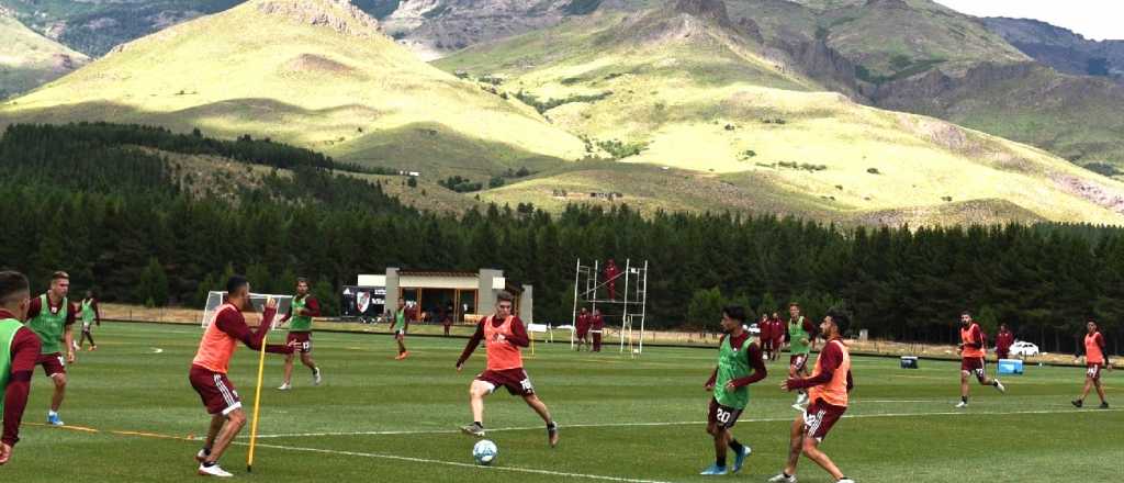 Luego del susto por su arritmia, Quintero entrenó con River en la Patagonia