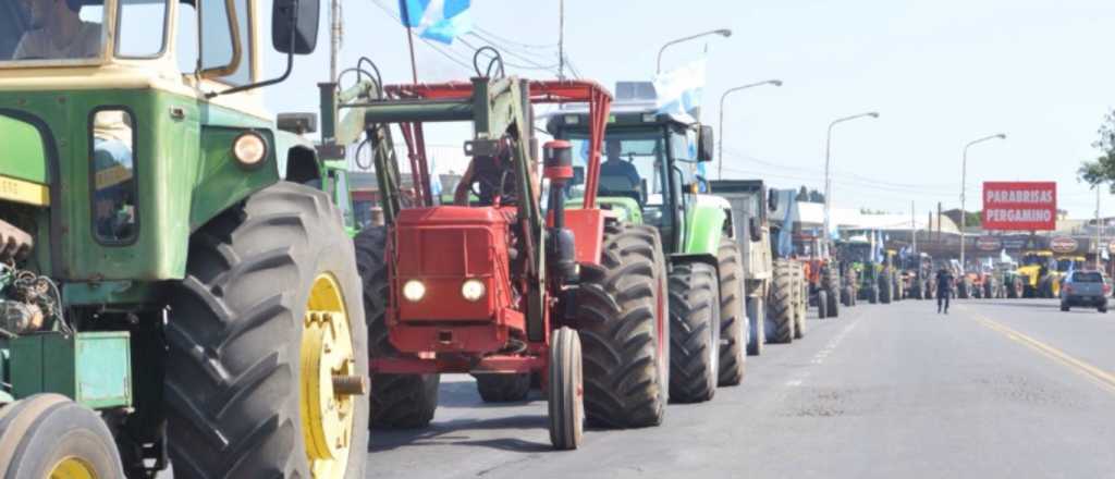 Parte del campo realizó un tractorazo por la suba de las retenciones