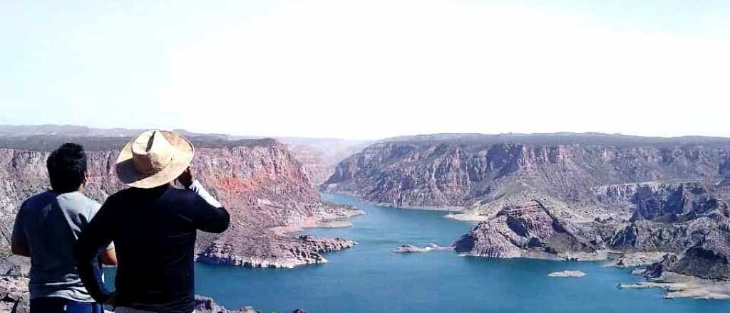 La gente salió a pasear a Valle Grande a pesar de que no se puede