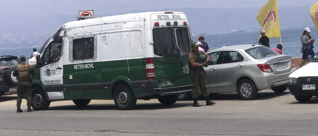 Carabineros copan Reñaca por una manifestación convocada en la playa