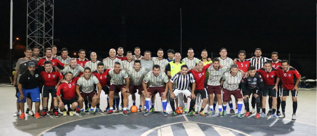 El partido de futsal solidario entre el Lobo y el Tomba fue todo un éxito