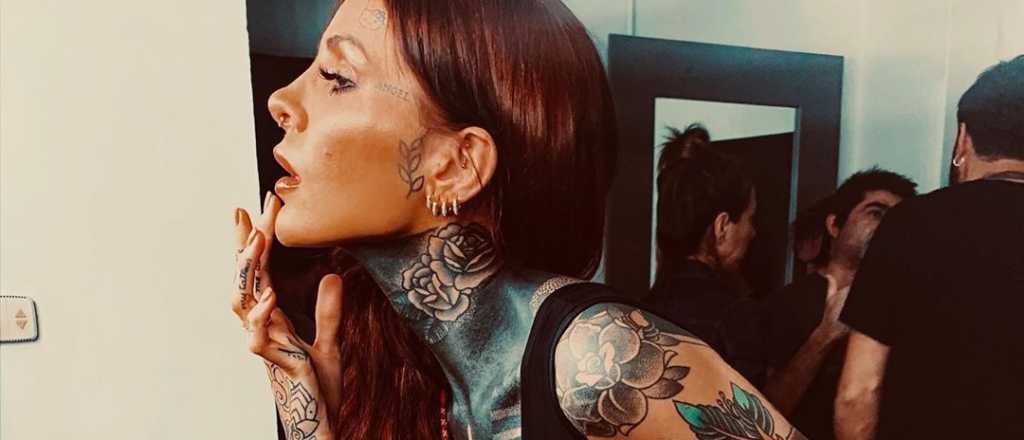 Cande Tinelli invitó a estar con ella con una pose muy sexy y en malla