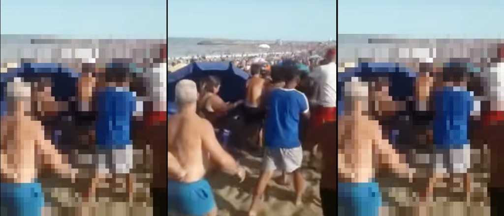 Video: les pidieron que bajen la música en la playa y respondieron a las piñas