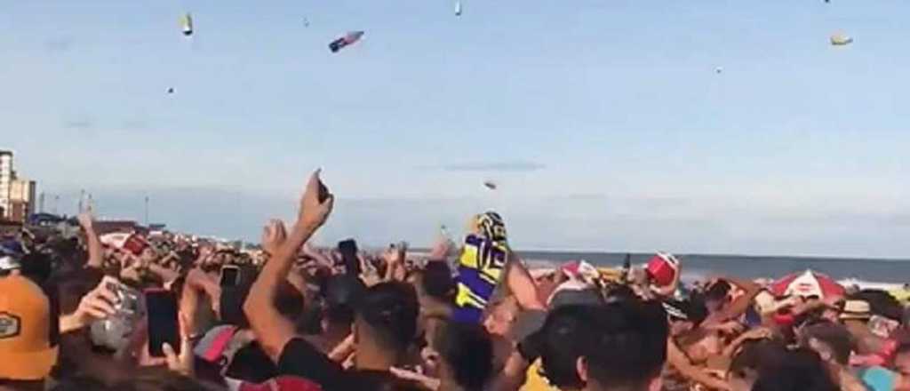 Videos: más descontrol en Villa Gesell con guerra de botellas y peleas callejeras