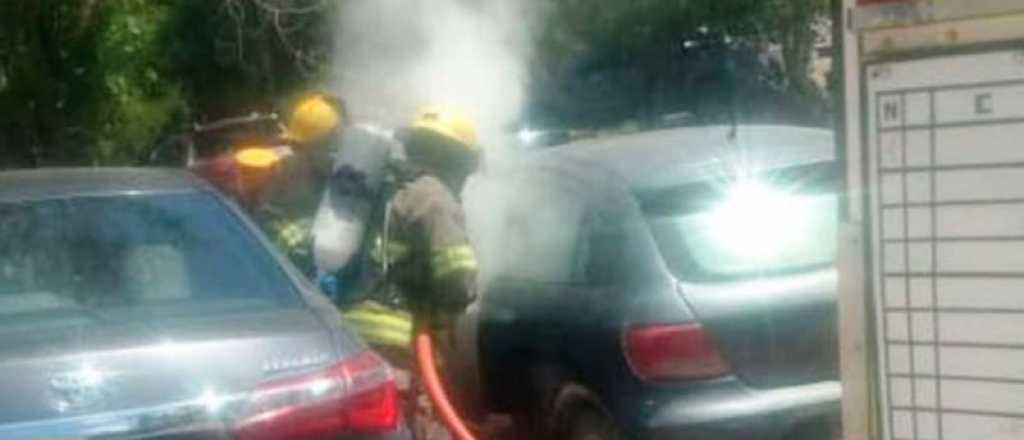 Guardaron las brasas en el auto para "apurar" el asado y casi explota