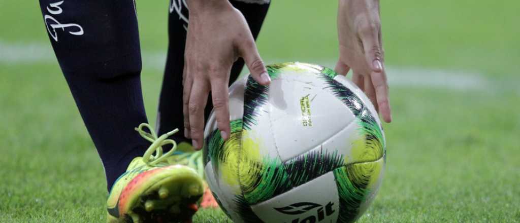 Piden suspender el fútbol por los contagios en el AMBA