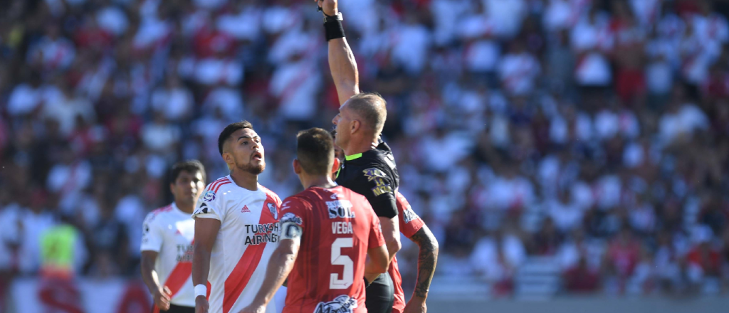 Video: la irresponsable patada de Paulo Díaz que valió su expulsión en River