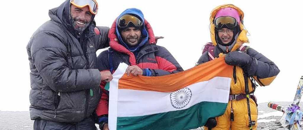 La niña india hizo cumbre en el Aconcagua para luchar contra el patriarcado