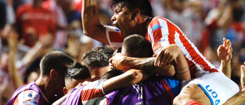 Unión dio el golpe y aplastó al Atlético Mineiro