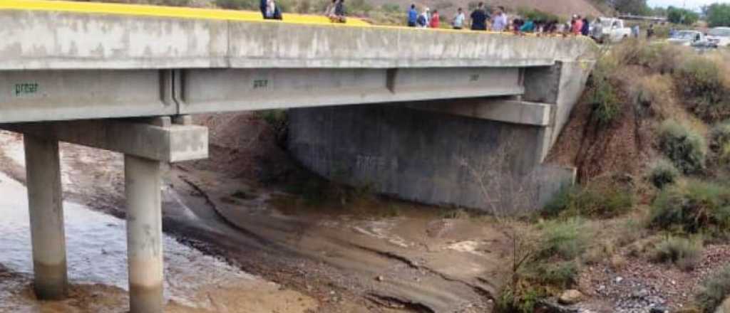 El puente colapsado de la Ruta 40: ¿Por qué uno tiene más pilotes que el otro?