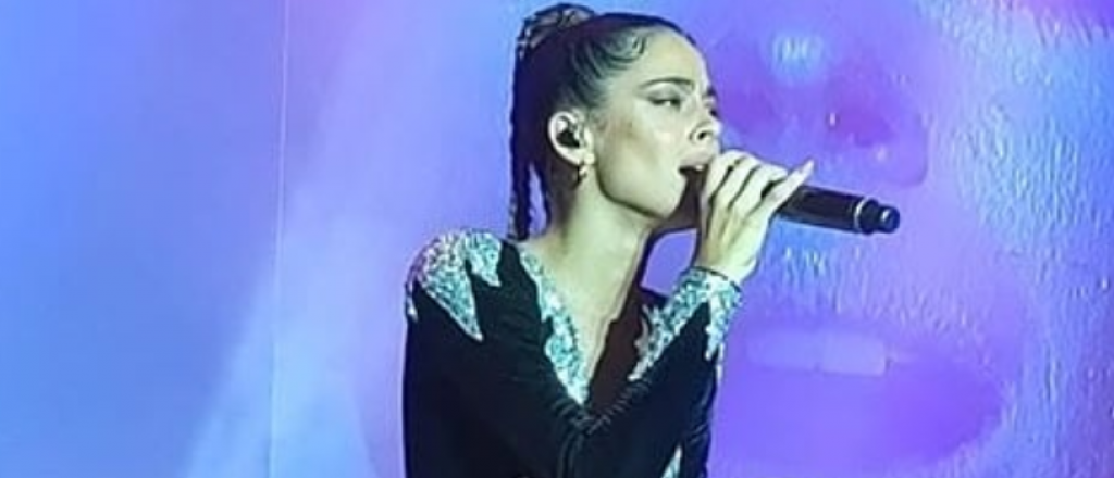 Tini "la rompió" en Rivadavia Canta al País 