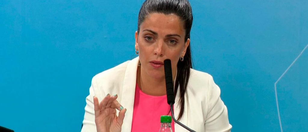 La jefa del PAMI felicitó a jubilados por Twitter antes de irse al Caribe