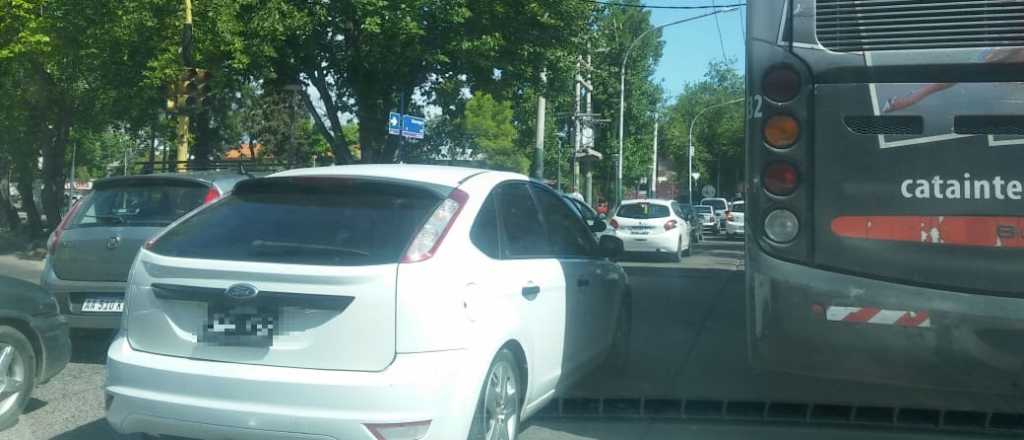 Caos vehicular para ingresar a la Ciudad de Mendoza