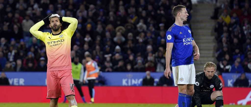 Video: Agüero falló un penal y no pudo alcanzar al goleador de la Premier