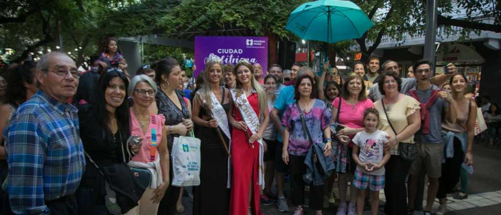 La Ciudad de Mendoza se vistió de "Ciudad Anfitriona" de la Vendimia