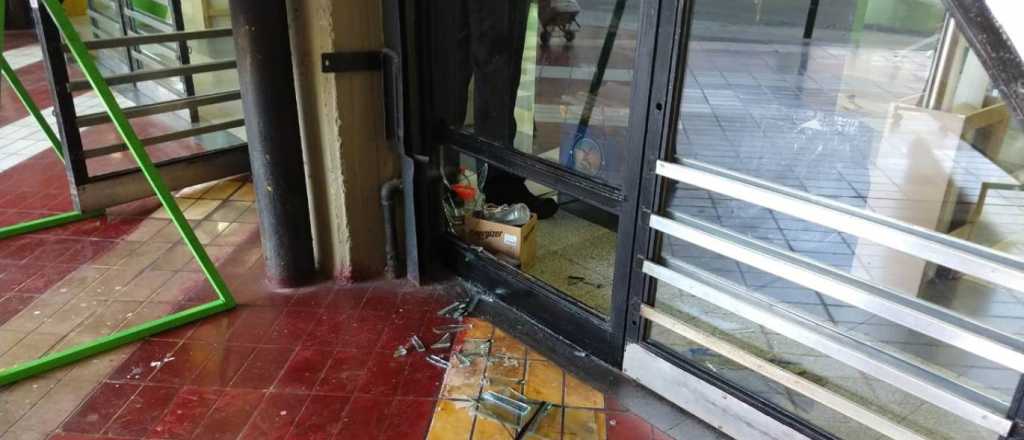 Robaron en un VEA de Godoy Cruz y se llevaron varias PS4