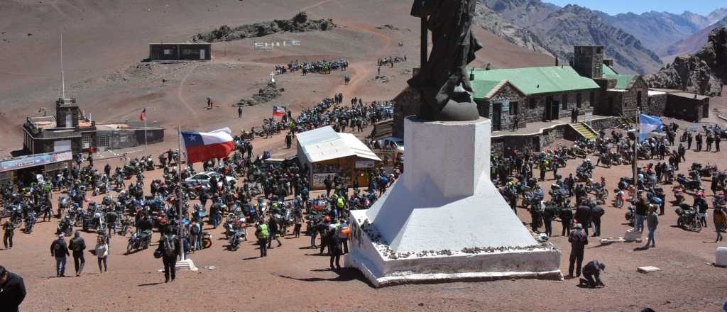 Y un día, trepamos al Cristo a ver el cielo a la cara y hablarle de paz