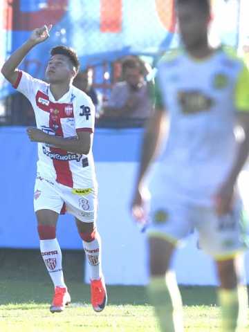 Batacazo en la Copa Argentina, Talleres de Remedios de Escalada, de la  Primera B, eliminó a Aldosivi, Página