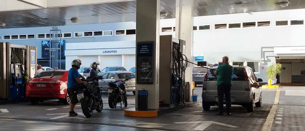 La demanda de combustibles cayó hasta un 85% por el aislamiento social