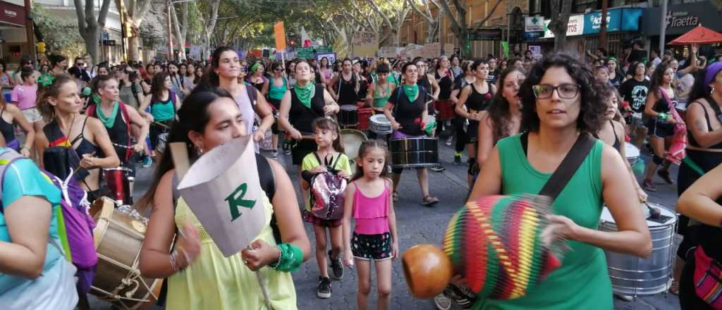 Día de la Mujer: Mendoza también marcha por femicidios 