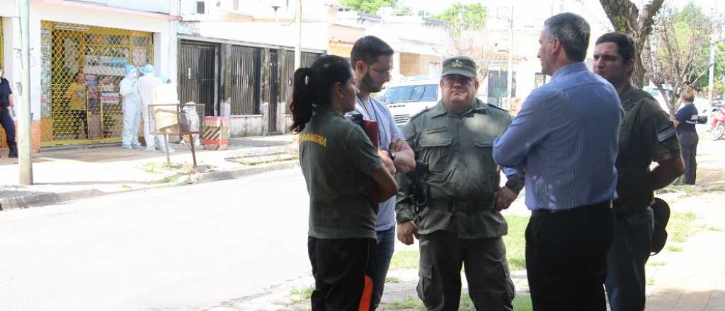 Pareja de chinos no se aislaron, los embargaron y podrían ir a prisión