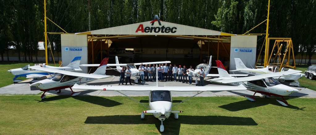 Una empresa mendocina exportó un avión a Perú