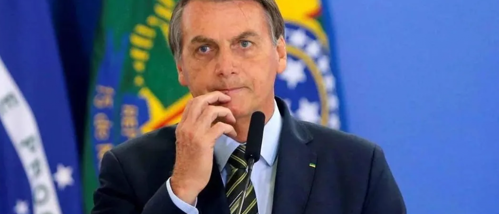 Bolsonaro contraataca a los hackers que publicaron información suya