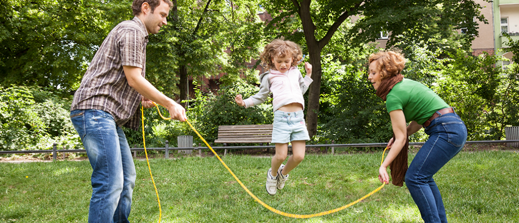 Siete juegos para hacer en casa ideales para niños de 3 a 5 años