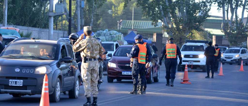 "Toque de sirena" de la Policía de Mendoza para que nadie esté en las calles