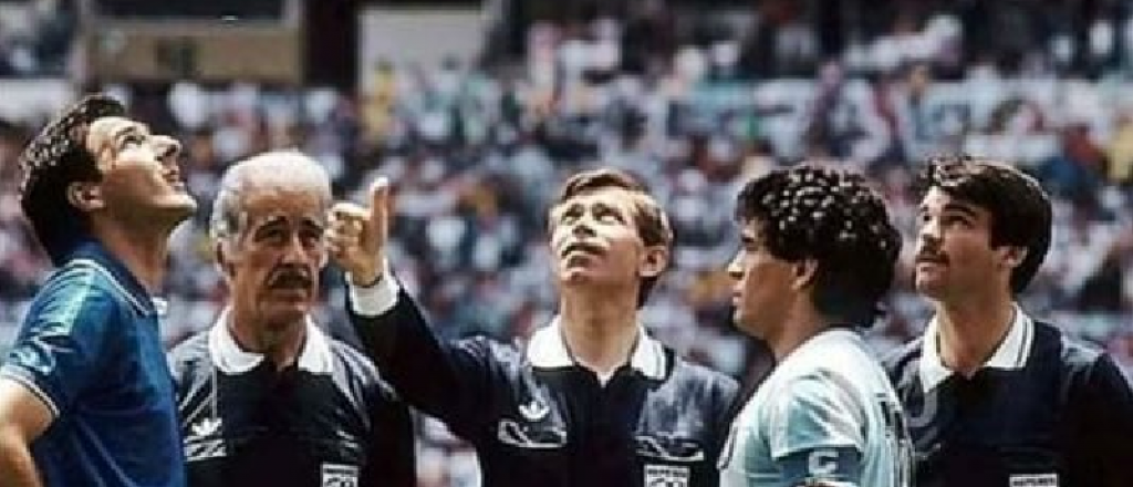 El increíble detalle en una foto de Maradona antes de Argentina-Italia de 1986