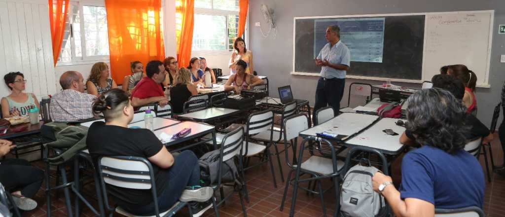 Docentes mendocinos cobraron la primera cuota del incentivo docente