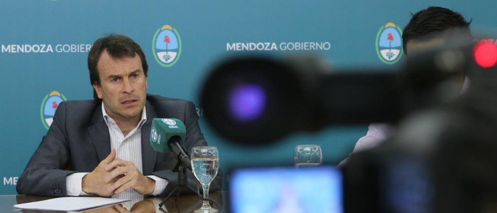 Mendoza toma deuda, busca refinanciarse, y peligran sueldos