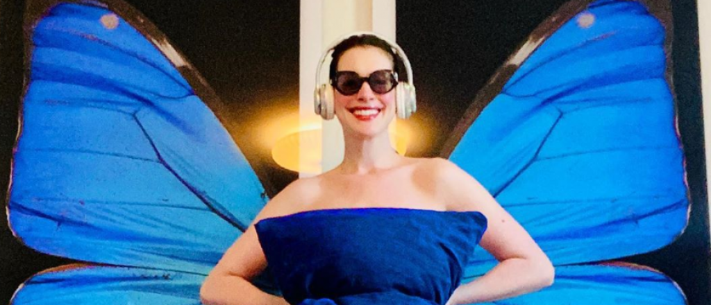 Anne Hathaway se coronó como la reina del "pillow challenge"