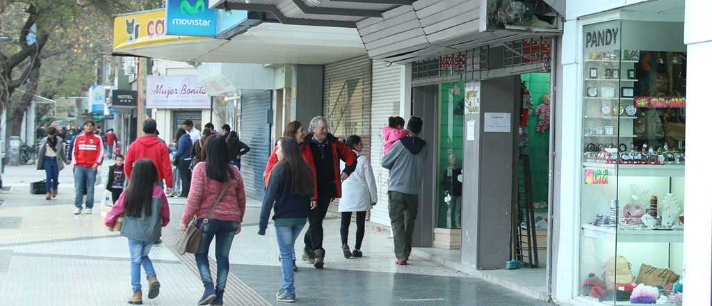 Desde este martes vuelve el comercio minorista fuera del Gran Mendoza