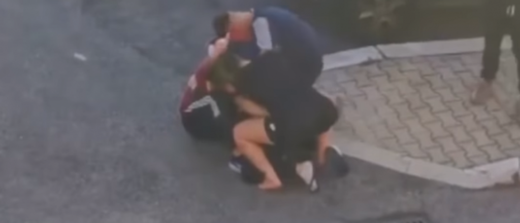 Video: el abrazo de un hombre con su familia tras vencer el coronavirus