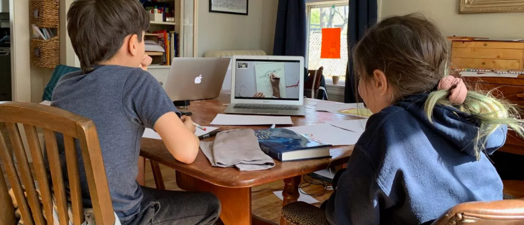 Alumnos que no pudieron seguir las clases virtuales volverían antes a la escuela