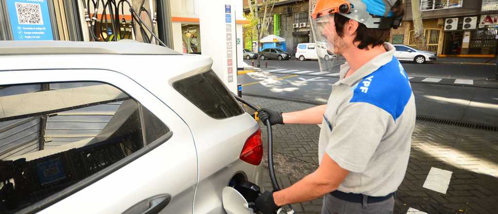 YPF subió hoy 2,9 % sus combustibles y también aumentará el resto