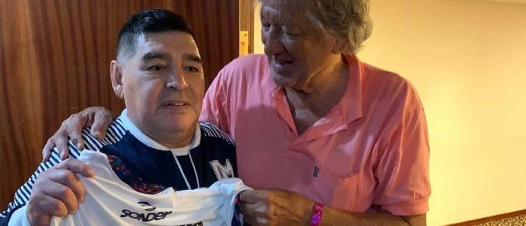 "Con tu humildad nos bailaste a todos", así Maradona despidió al Trinche