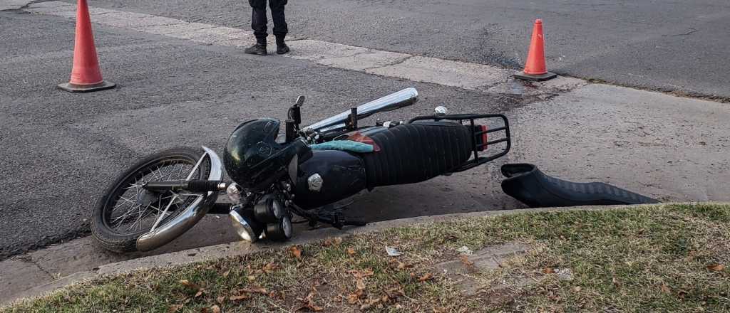  Un motociclista falleció al chocar con un auto en Guaymallén