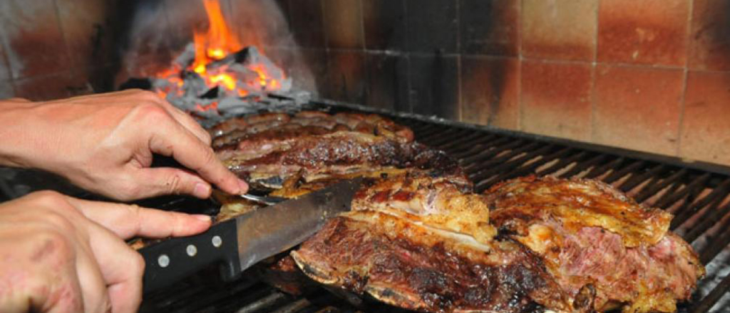 Godoy Cruz vende el asado más barato por la semana de la amistad