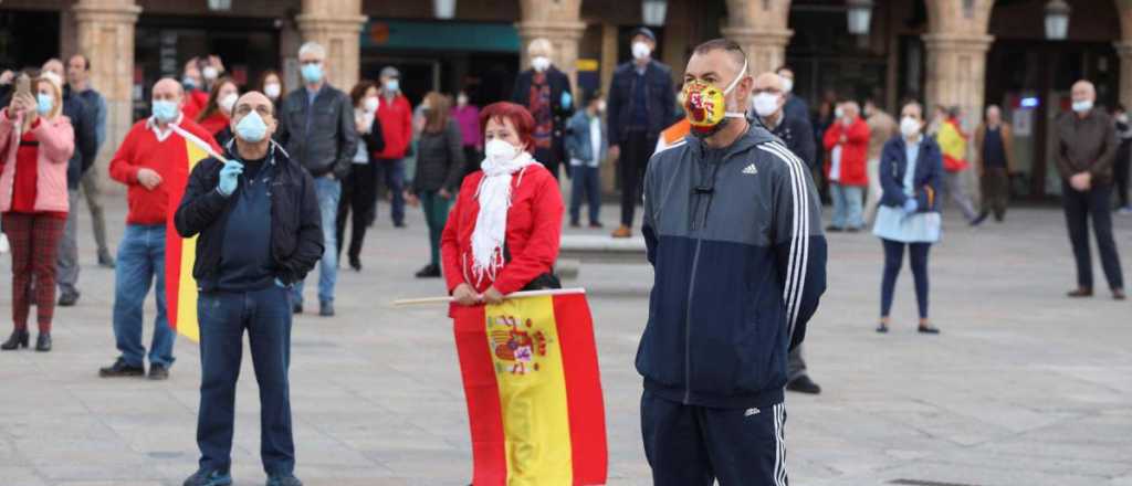 España registra menos de 100 muertos diarios, la cifra más baja en dos meses