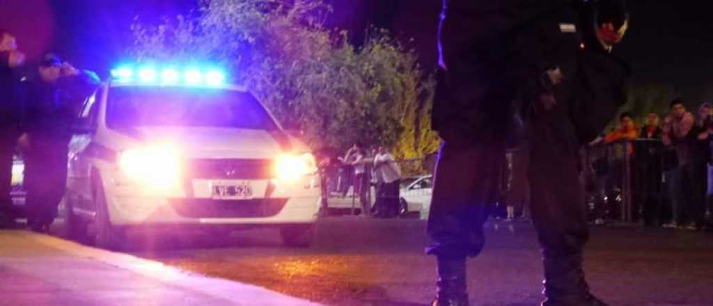 Asesinaron a su mujer delante de sus hijos y detienen a su pareja