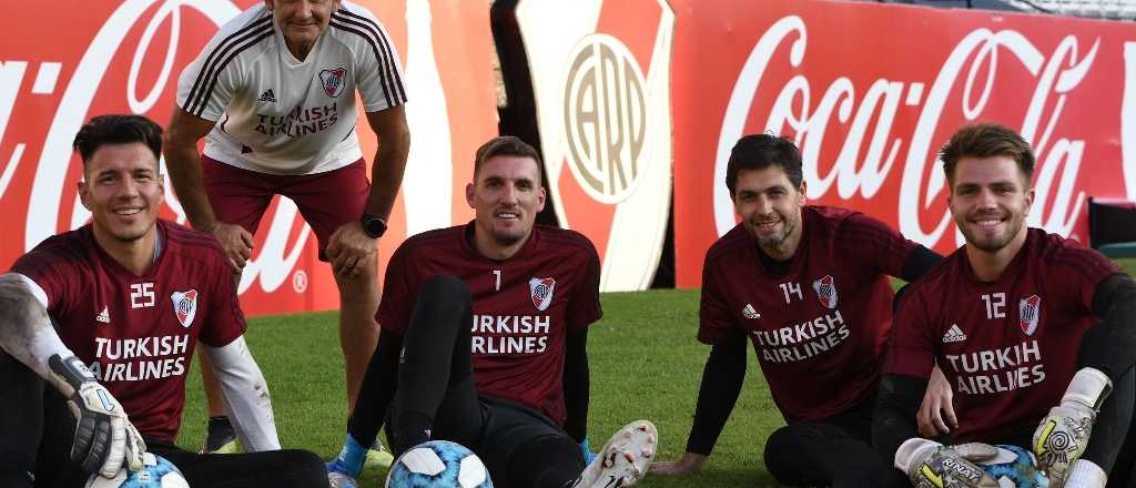 River les renueva el contrato a arqueros muy veteranos