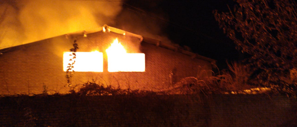 Un anciano murió por un incendio en su casa en Maipú