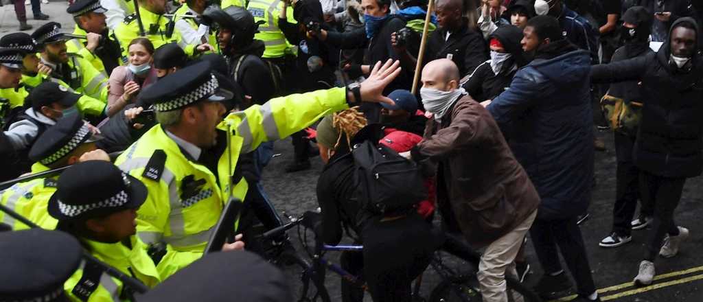 Serios incidentes en Inglaterra en protestas por el crimen de George Floyd