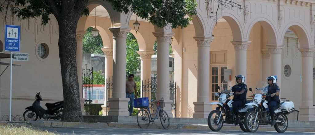 Ya se puede ir al cementerio, pero no están permitidos los velorios